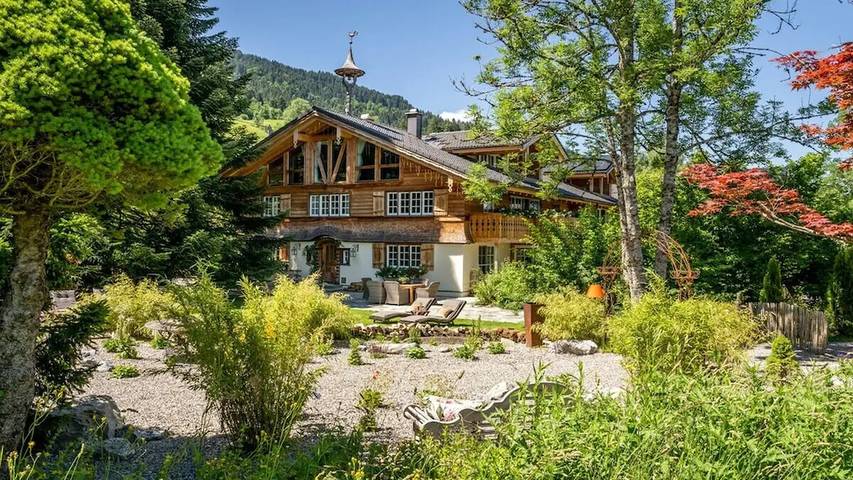 Ferienhaus für 2 Personen, mit Garten und Pool sowie Sauna in Ofterschwang