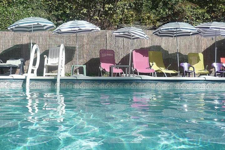 Location de vacances pour 4 personnes, avec Terrasse et Jardin ainsi que Piscine et Vue à Vernoux-en-Gâtine - 2