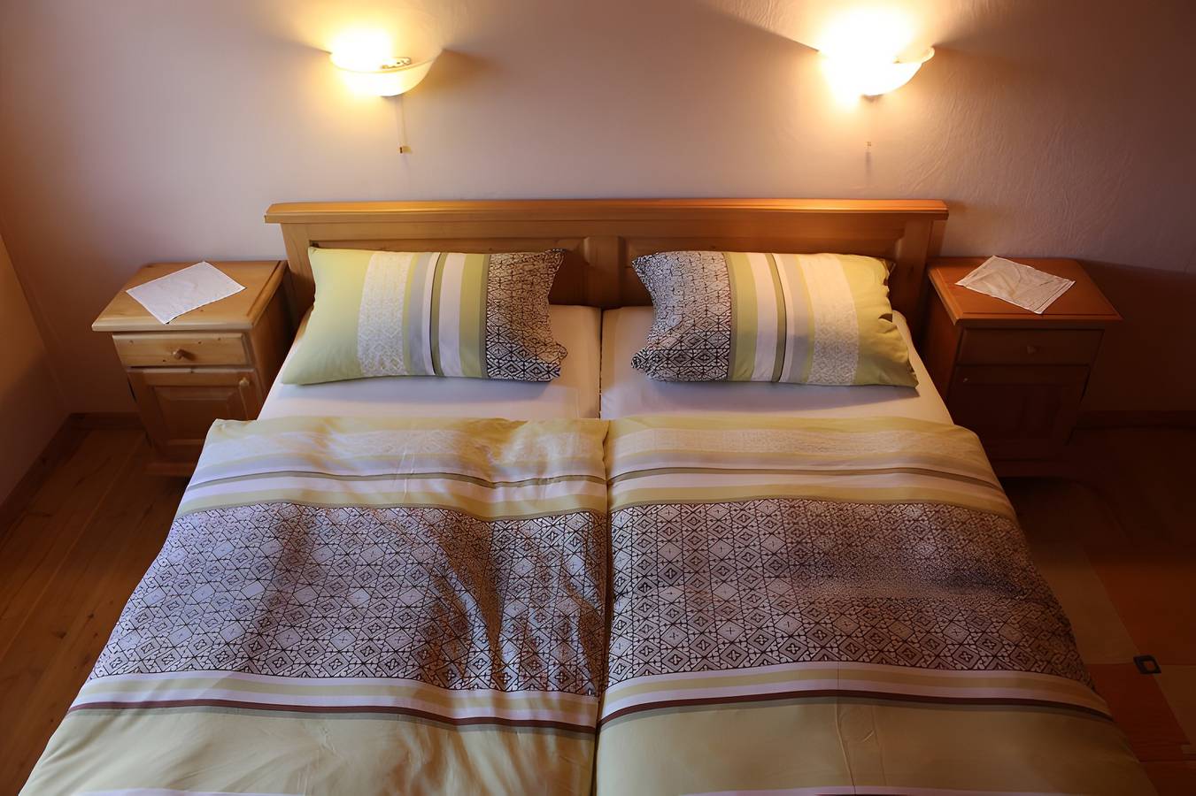 Ganze Wohnung, Ferienwohnung 'Rusticana' mit Bergblick, Gemeinschaftsterrasse und Wlan in Schonach, Südschwarzwald