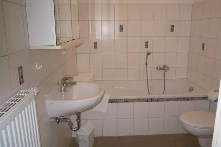 Ferienwohnung für 4 Personen, mit Garten und Terrasse in Kranichfeld - 3