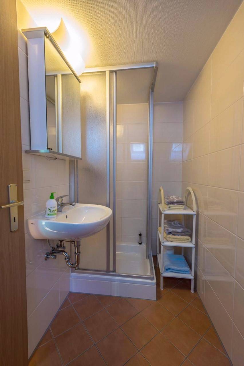 Ganze Wohnung, Ferienhaus Rosalie Ruhiges Ferienhaus mit Garten direkt am Malerweg in Kirnitzschtal, Sebnitz