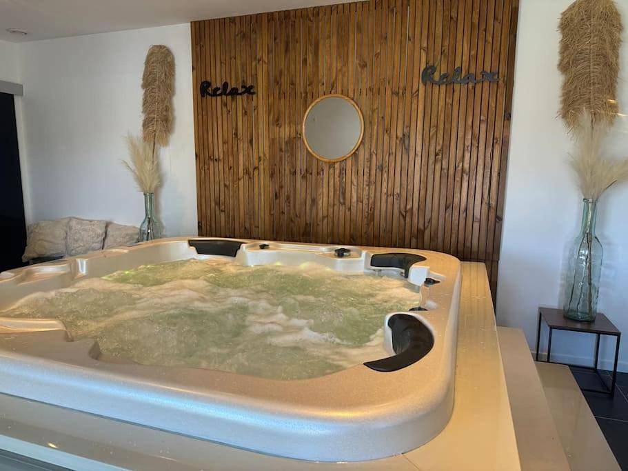 Maison spacieuse spa & jardin in Brest, Région de Brest