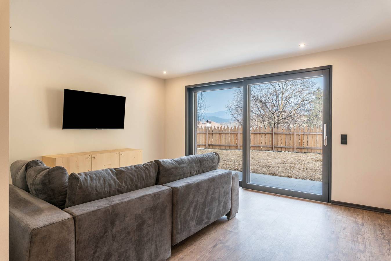 Entire apartment, Holiday Apartment 'Villa Lara Föhre' with Mountain View, Shared Terrace and Wi-Fi in Telfen-Lanzin, Kastelruth
