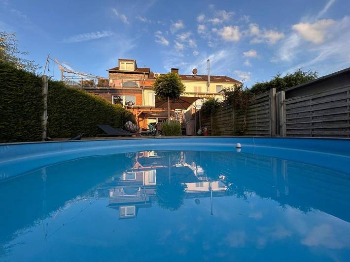 Ferienwohnung für 2 Personen, mit Ausblick und Pool sowie Garten, mit Haustier am Baldeneysee