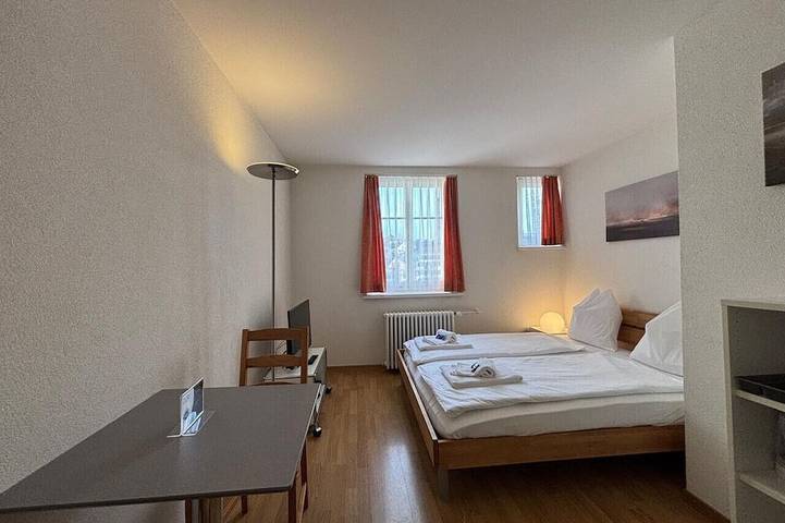 Ganze Wohnung, Studio at famous Storchengasse (Stork 45) in Zürich, Bezirk Zürich