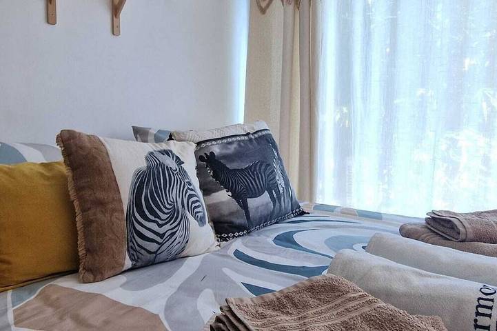 Carpe Diem Romantic Suite with a private spa and private pool. in Le Cannet-des-Maures, Draguignan Region