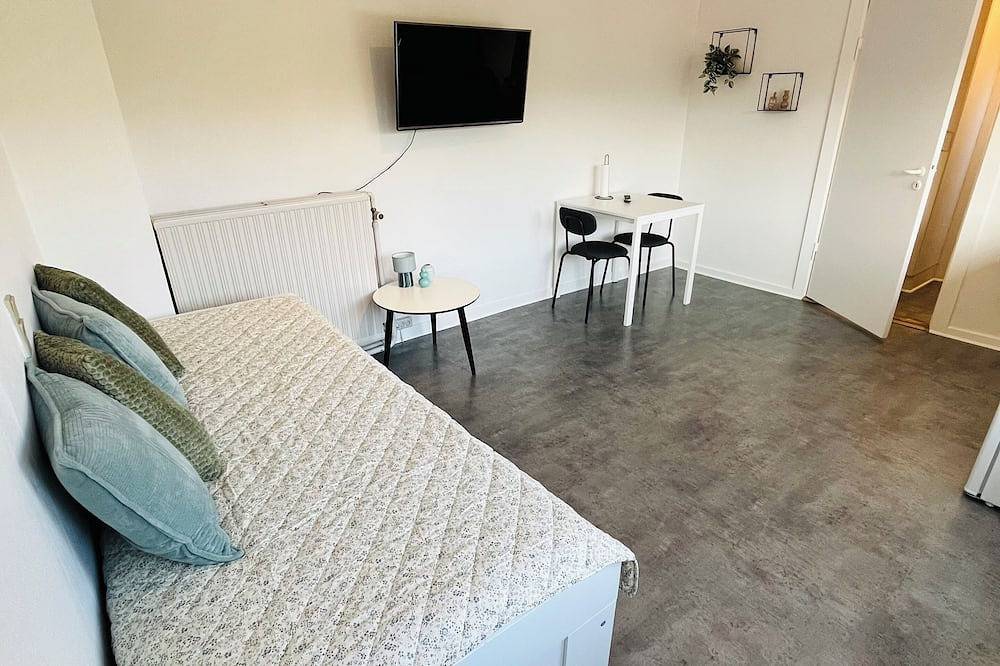 Ganze Wohnung, Cozy studio 500 m from the ferry and city center - perfect for 2 people in Hirtshals, Hirtshals region