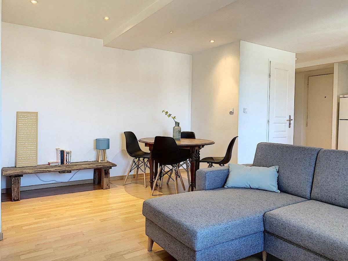 Appartement entier, Apartment in Bourgoin-Jallieu, Région de La Tour-du-Pin