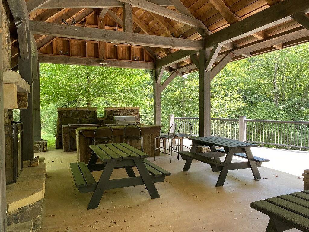 Fish Camp at Waterdance - Log Cabin On The River in Jackson County