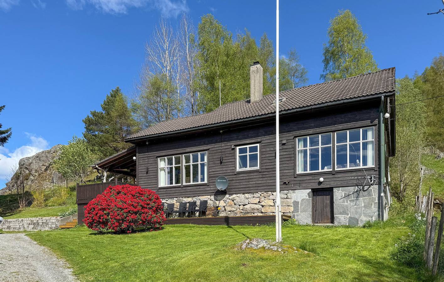 Ferienhaus für 10 Personen mit Terrasse in Kvinnherad