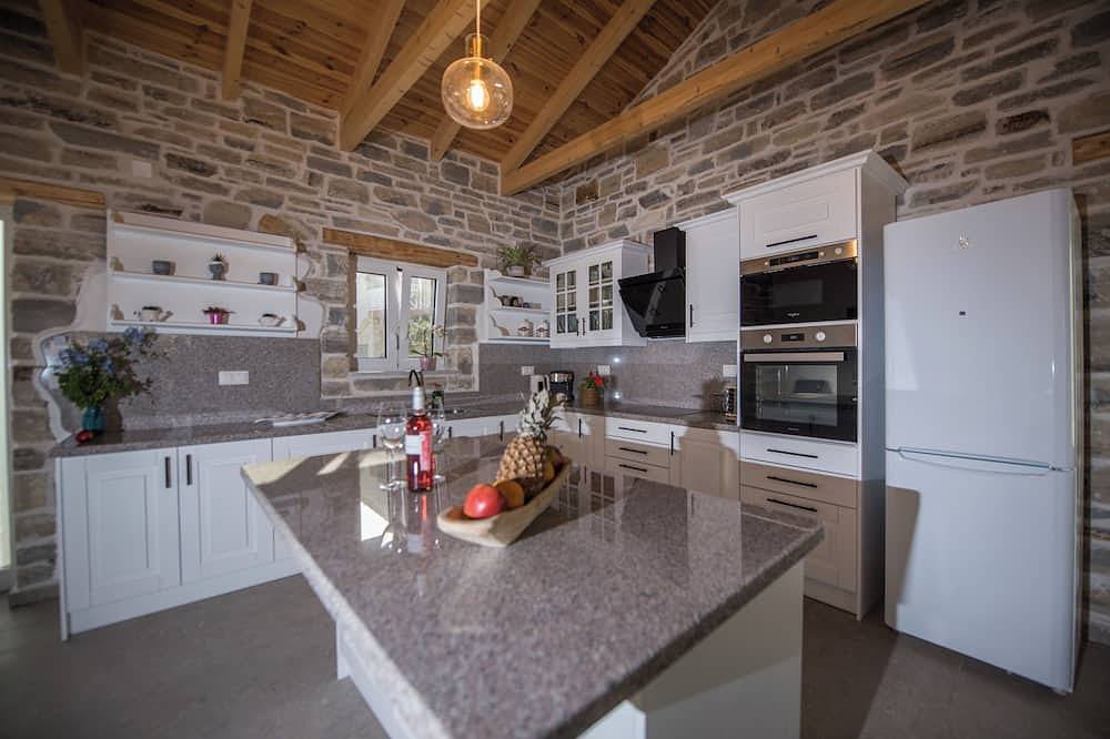 Almond Sunset Villa by Irenekomos apartments in Pitsidia, Iraklio-Heraklion und Umgebung