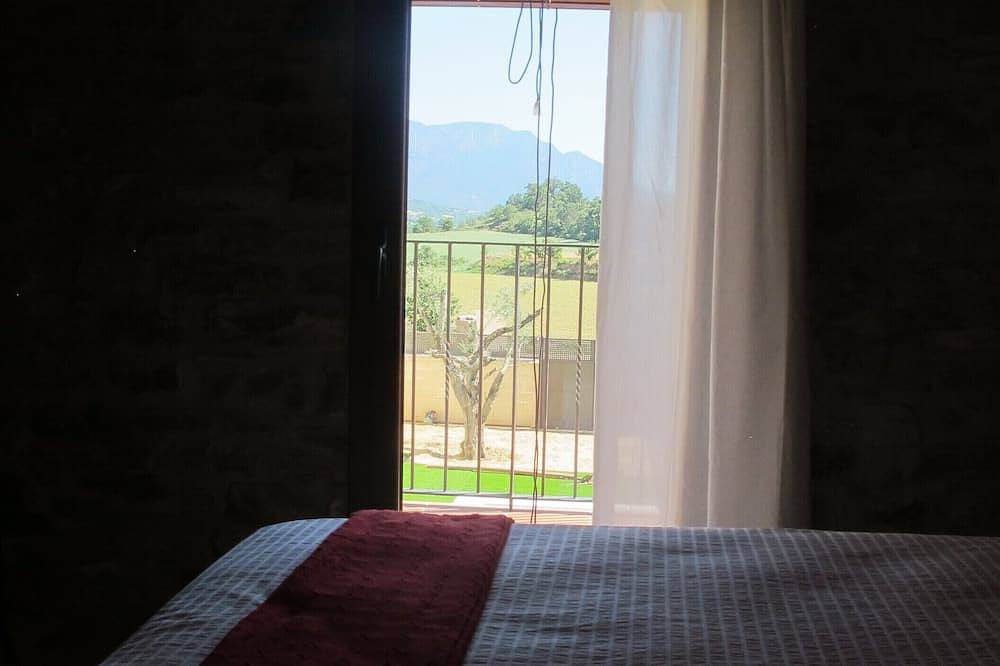 Cal Nenot, self-catering cottage with private pool and views of the Montsec in Tremp, Spanish Pyrenees