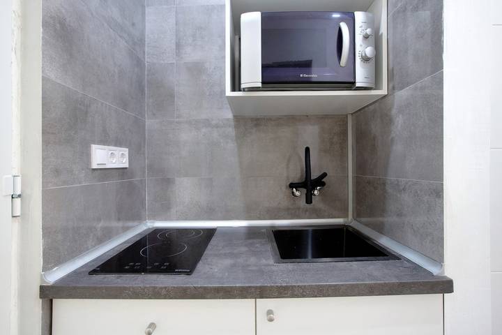 Entire apartment, Apartment 'Apartamento Los Manantiales' with Sea View, Wi-Fi and Air Conditioning in Torremolinos Centre, Torremolinos
