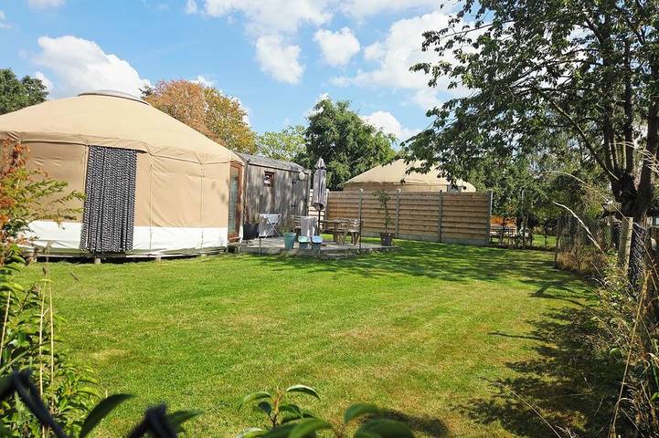 Cabane en bois pour 6 personnes, avec Jardin