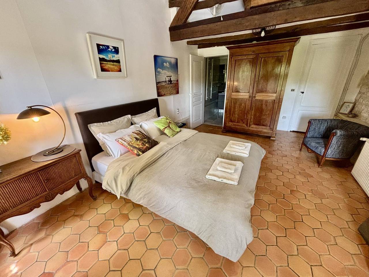 Les Temps des Sources - Chambre en Rez-de-chaussée avec terrasse pour 4 in Veyrines-de-Domme, Périgord Noir