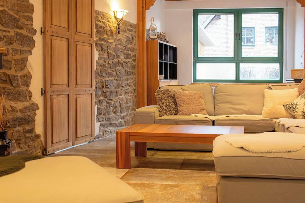 Seminar- & Gruppenhaus mit Sauna / Eifel / Nürburgring in Antweiler, Ahrtal