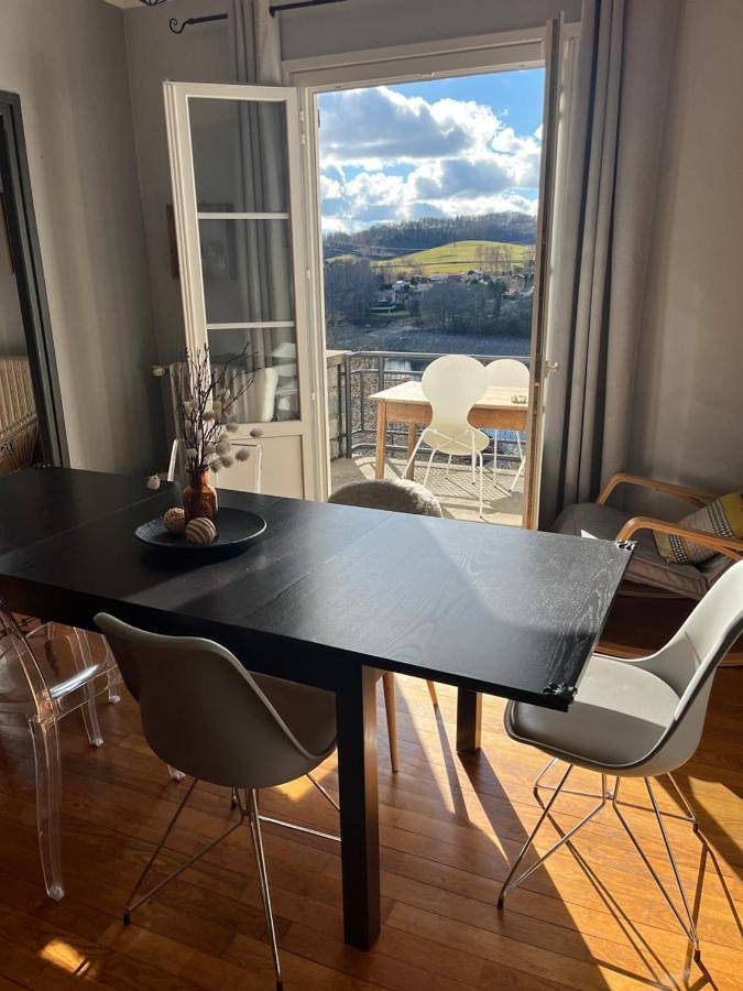 Location de vacances pour 8 personnes, avec vue ainsi que terrasse et vue sur le lac, animaux acceptés dans Lac de Saint-Étienne-Cantalès - 2