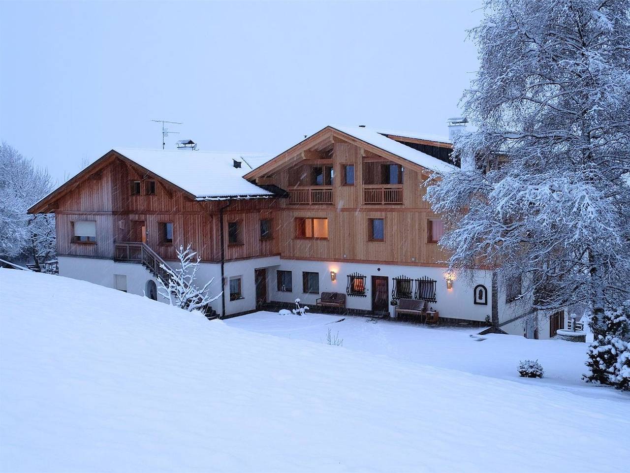 Ganze Ferienwohnung, Pension Haus Tirol - Comfortzimmer Katharina in Tschöfas, Lajen