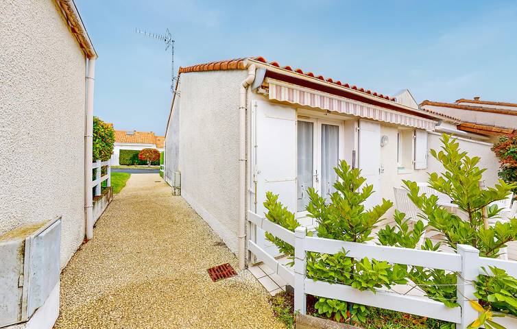 Charmante Wohnung mit Pool und Garten in der Nähe von La Grande Conche Strand in Vaux-sur-Mer, Côte de Beauté