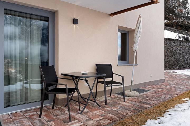 Entire apartment, Alpen Blumen Genziana Apartment with Mountain View, Terrace, and Wi-Fi in San Lorenzo in Banale, Dorsino