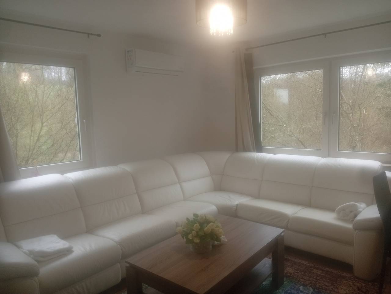 Ferienhaus „Voll ausgestattete 3-Zimmer-Wohnung im Erdgeschoss“ mit Gemeinschaftsterrasse, Gemeinschaftsgarten und Wlan in Marienheide, Oberbergischer Kreis