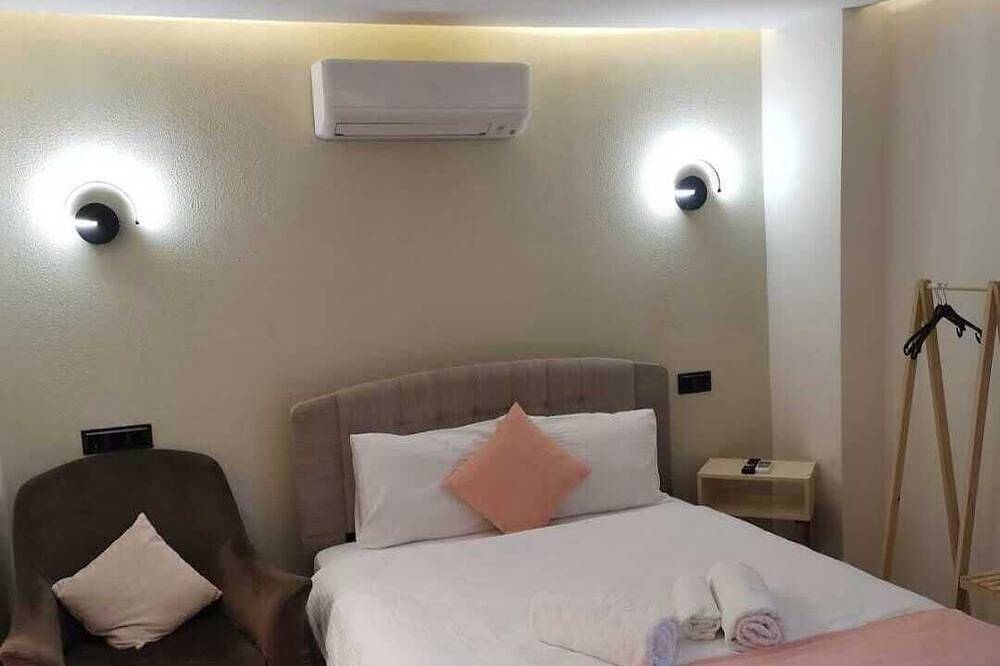 Ganze Wohnung, Işletmemiz 2 odalıiki odamızda banyo ve ilave yatak mevcut. in Provinz Izmir