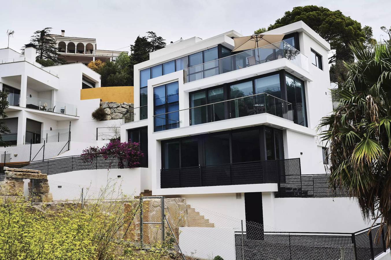 Villa Moderna 097 Emp con piscina in Platja Grifeu, Oberampurien