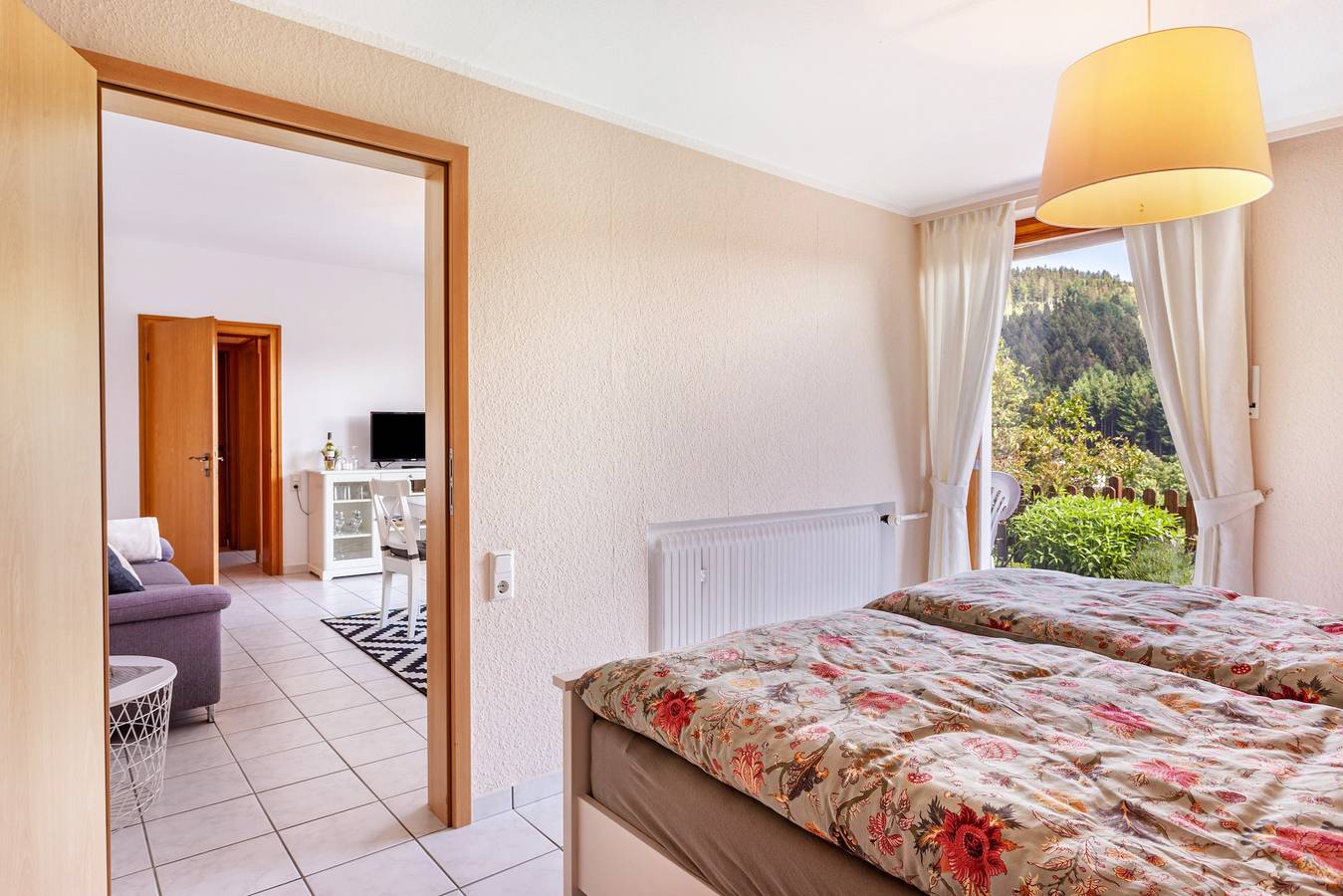 Appartement 'Sauerlandblick' met uitzicht op de bergen, eigen terras en Wi-Fi, foto 15