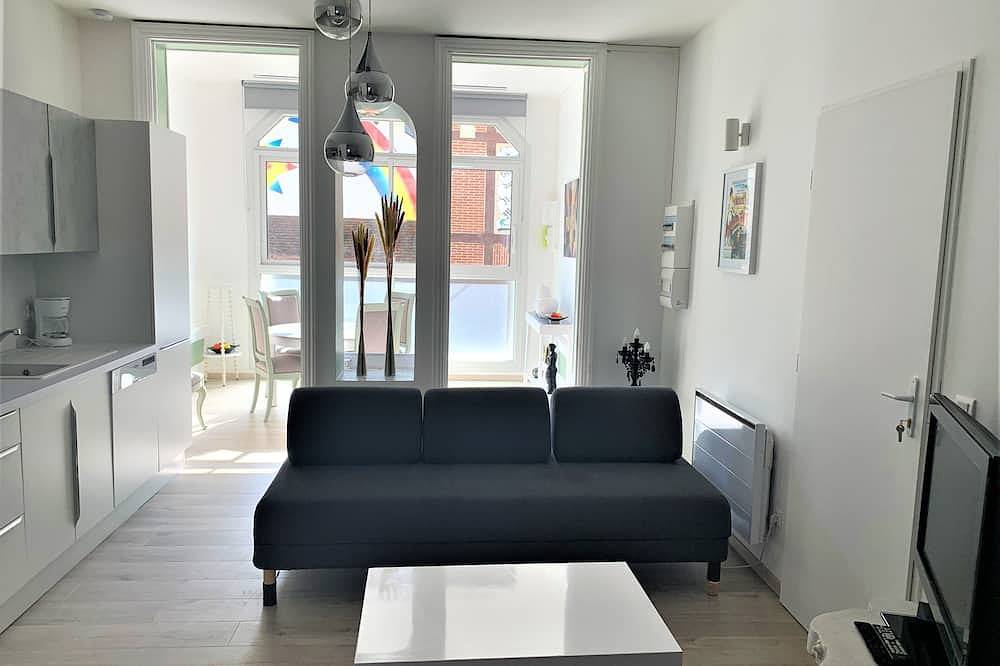 Apartamento entero, Elegant loft + large patio 800 m from lakes, forest, casino, Spa in Normandy in Forges-les-Eaux, Región de Dieppe
