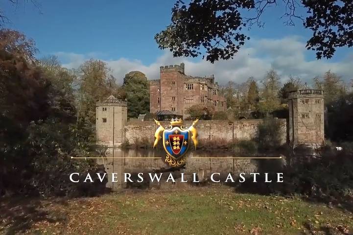 Schloss für 32 Personen, mit Garten - 1