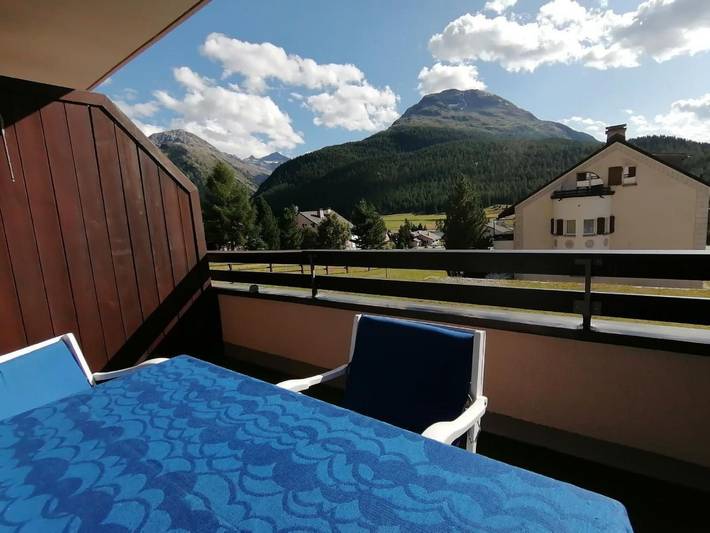 Ferienwohnung für 2 Personen, mit Balkon und Ausblick in Pontresina