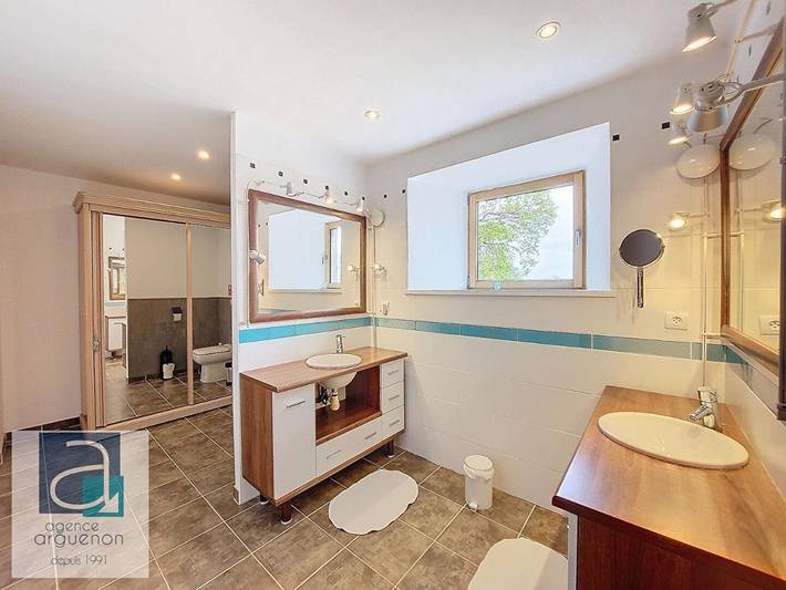 Location de vacances pour 15 personnes, avec vue ainsi que terrasse et piscine, animaux acceptés à Plénée-Jugon - 2