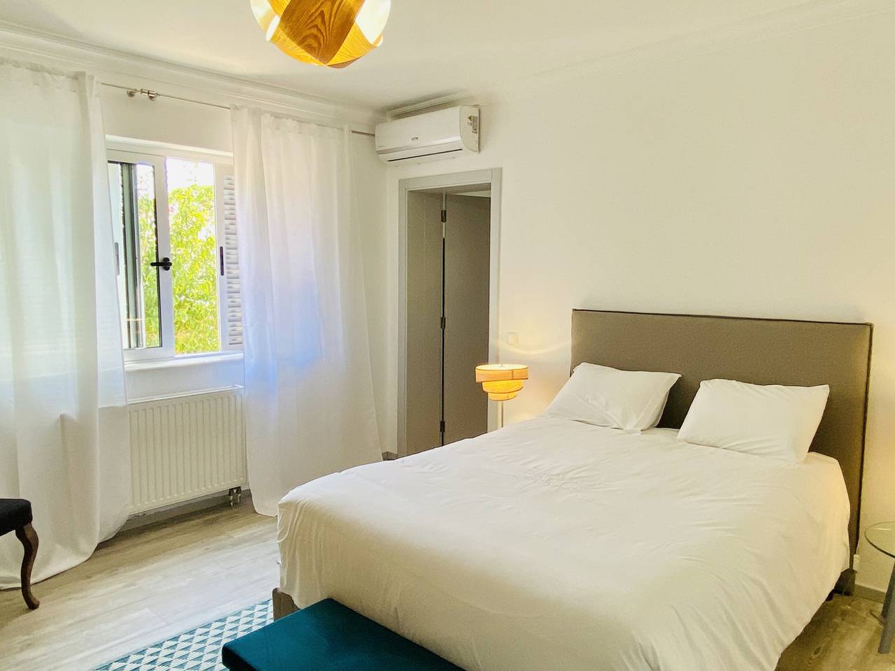 Modern Villa in Quarteira for 8 with Private Pool, Garden & Close to the Sea in Quarteira, Faro District