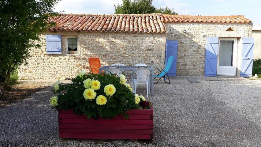 Location de vacances pour 4 personnes, avec Terrasse ainsi que Jardin et Vue à Fontaines (Vendée)