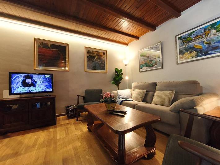 Gîte pour 6 personnes, avec vue et balcon dans Incles - 2