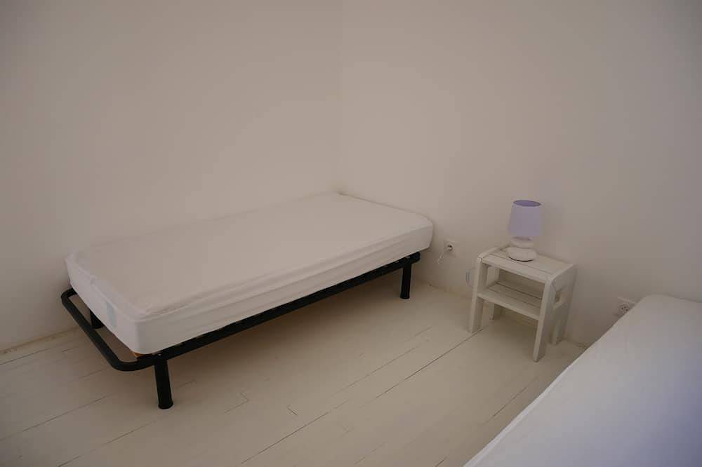 Entire apartment, Duplex en Bord de mer Dans Residence Avec Piscine in Tiuccia, Calcatoggio