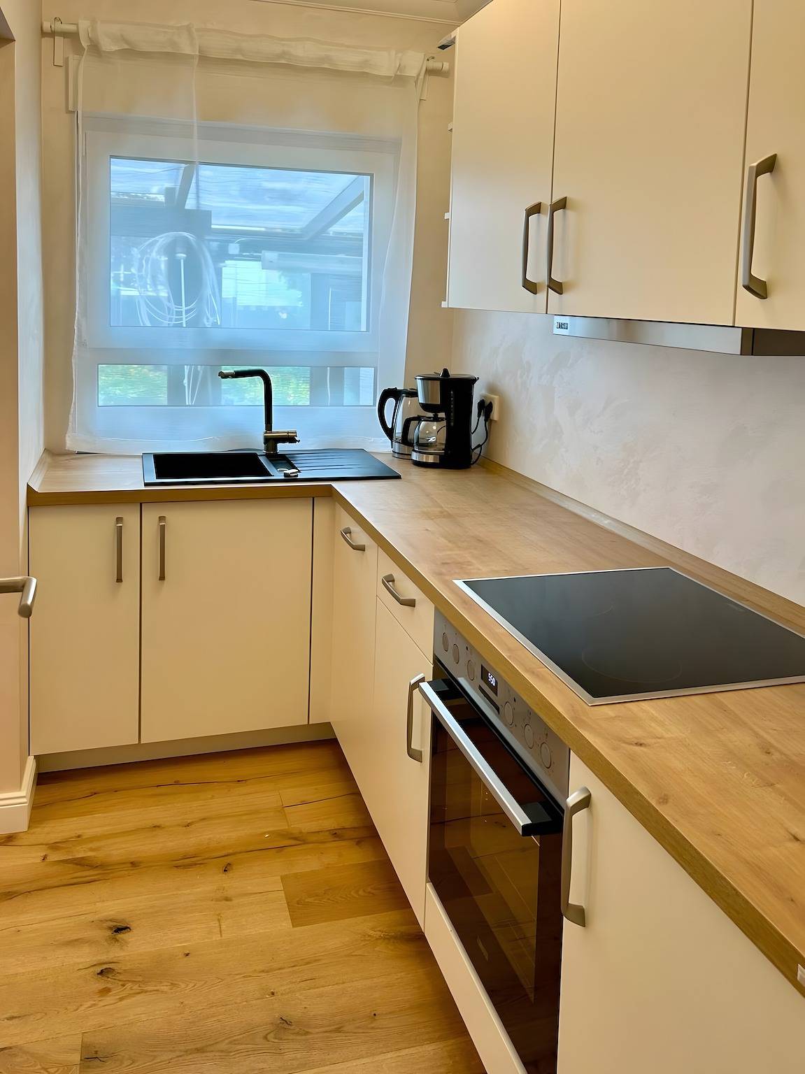 Apartamento entero, Apartamento 'Fewo By Hd con parking y Wallbox', balcón y Wi-Fi in Bad Salzuflen, Distrito de Lippe