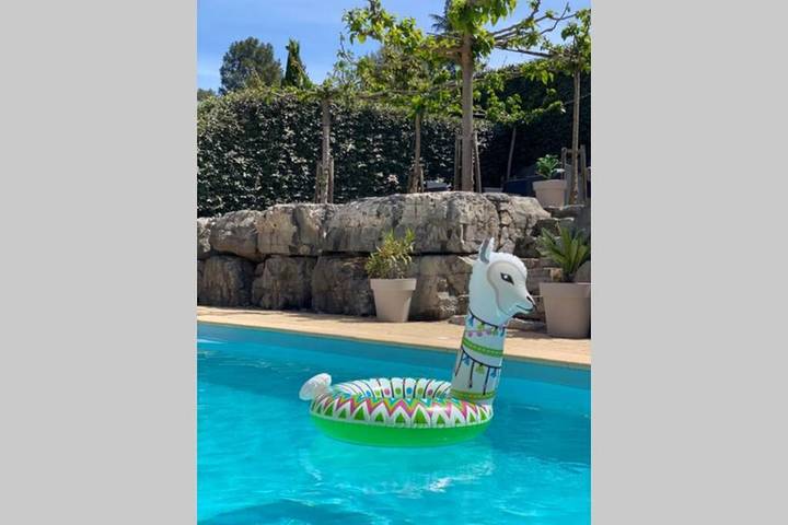 Villa pour 8 personnes, avec vue ainsi que jardin et piscine à Vallon-Pont-d'Arc - 3