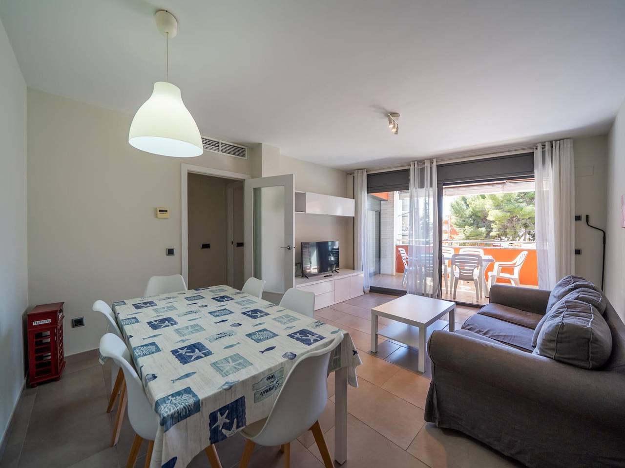 Apartamento entero, Apartamento de 80 m² con piscina, a 150m de la playa en Torredembarra - 3 habitaciones, terraza y parking in Torredembarra, Costa Dorada