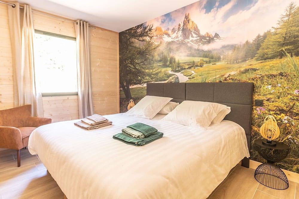 Lujoso Lodge en el Campo de Golf con Jacuzzi y Piscina Privada in Le Chambon-sur-Lignon, Macizo Central