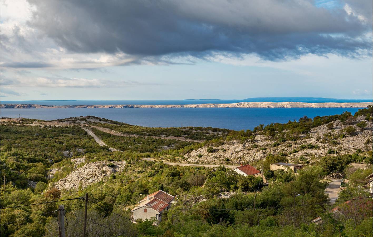 Gemütliche Ferienwohnung in Strandnähe mit WLAN, Klimaanlage und Terrasse in Jablanac, Naturpark Velebit
