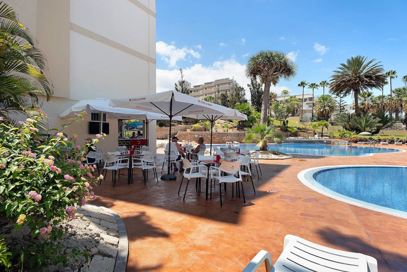 Entire apartment, Vacation 'The Dorado 206' with Shared Pool, Shared Terrace and Wi-Fi in Playa de las Américas, Arona