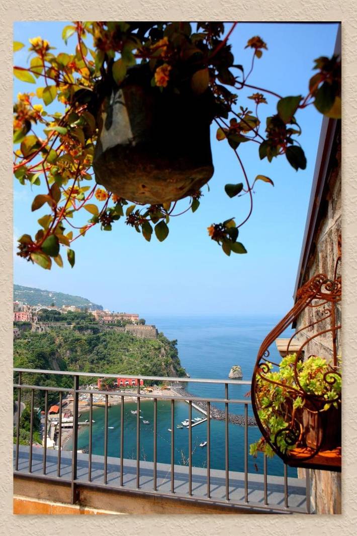 B&b per 3 persone, con piscina e giardino nonché terrazza a Vico Equense