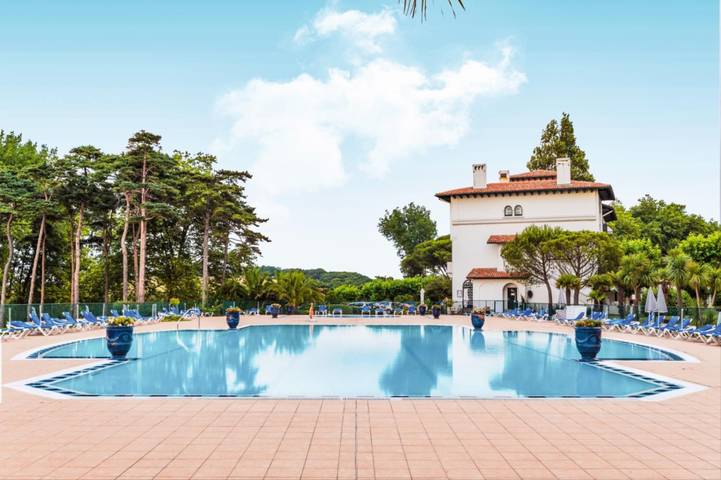 Gîte pour 4 personnes, avec piscine et jardin ainsi que terrasse et bassin pour enfant, animaux acceptés à Urrugne - 3