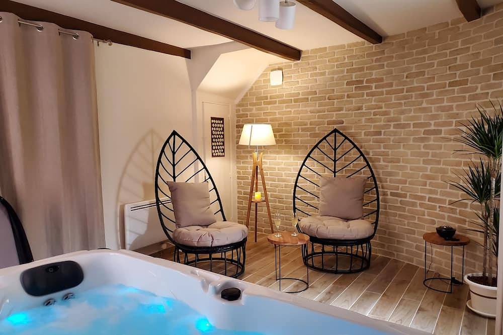 Jacuzzi Privatif Dans Maison de Village au Calme in Flaviac, Privas
