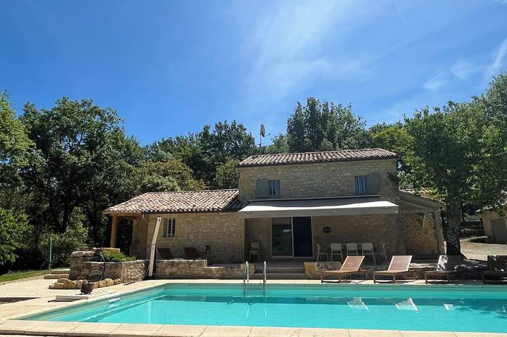 Location de vacances pour 13 personnes à Monsac