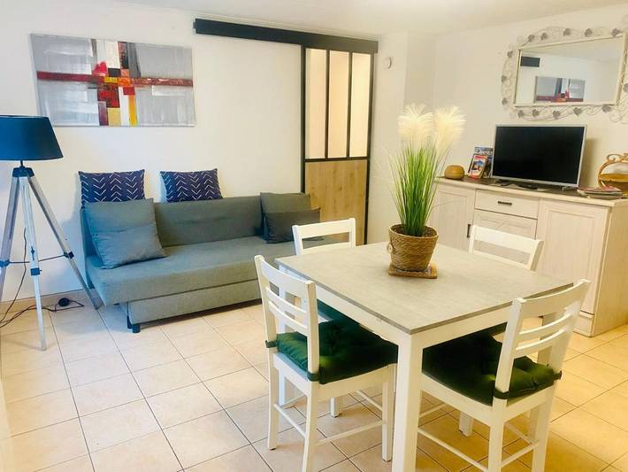 Gîte pour 2 personnes, avec piscine ainsi que terrasse et jardin à Pont-Saint-Esprit - 4