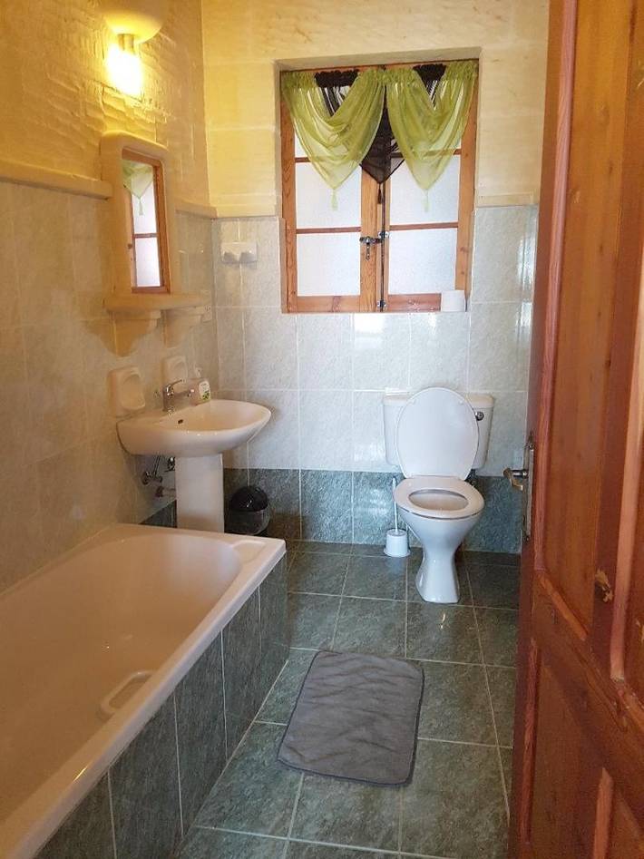 Chambre d’hôte pour 2 personnes, avec piscine ainsi que terrasse et jacuzzi dans Xaghra - 3