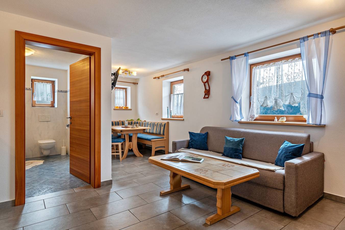 Ganze Wohnung, Ferienwohnung 'Stöcklhuberhof' mit Bergblick, Gemeinschaftsgarten, Terrasse und Wlan in Vintl, Dolomiti Superski