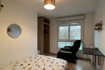 Appartement De Vacances pour 8 Personnes dans Bussy-Saint-Georges, Seine-et-Marne, Photo 2